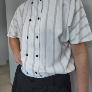 Bluzka vintage z guzikami na listewce