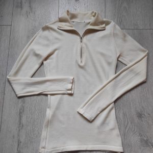 Kremowe wełniane polo Just Female